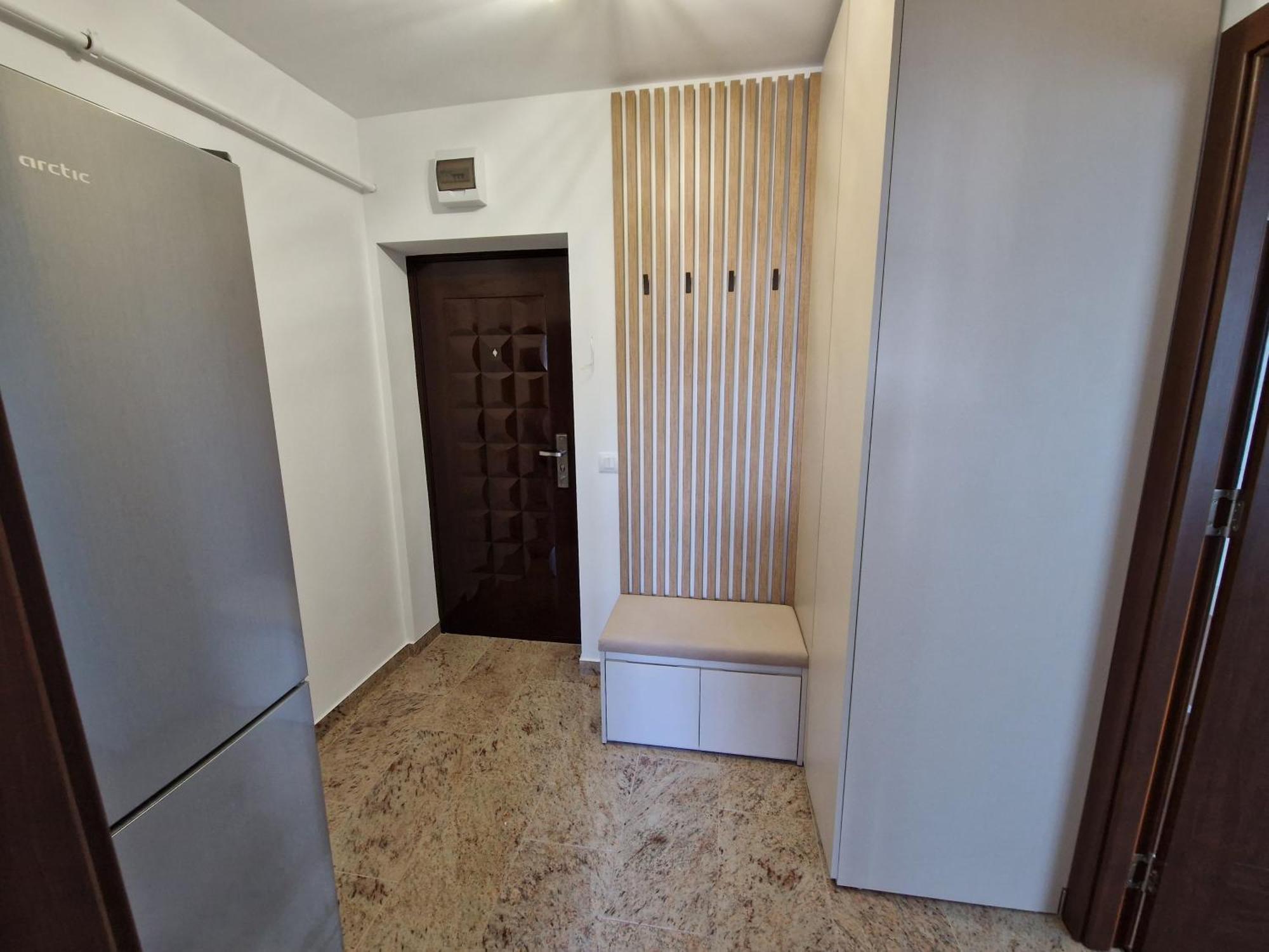 Downtown Apartment Ramnicu Valcea Exterior photo