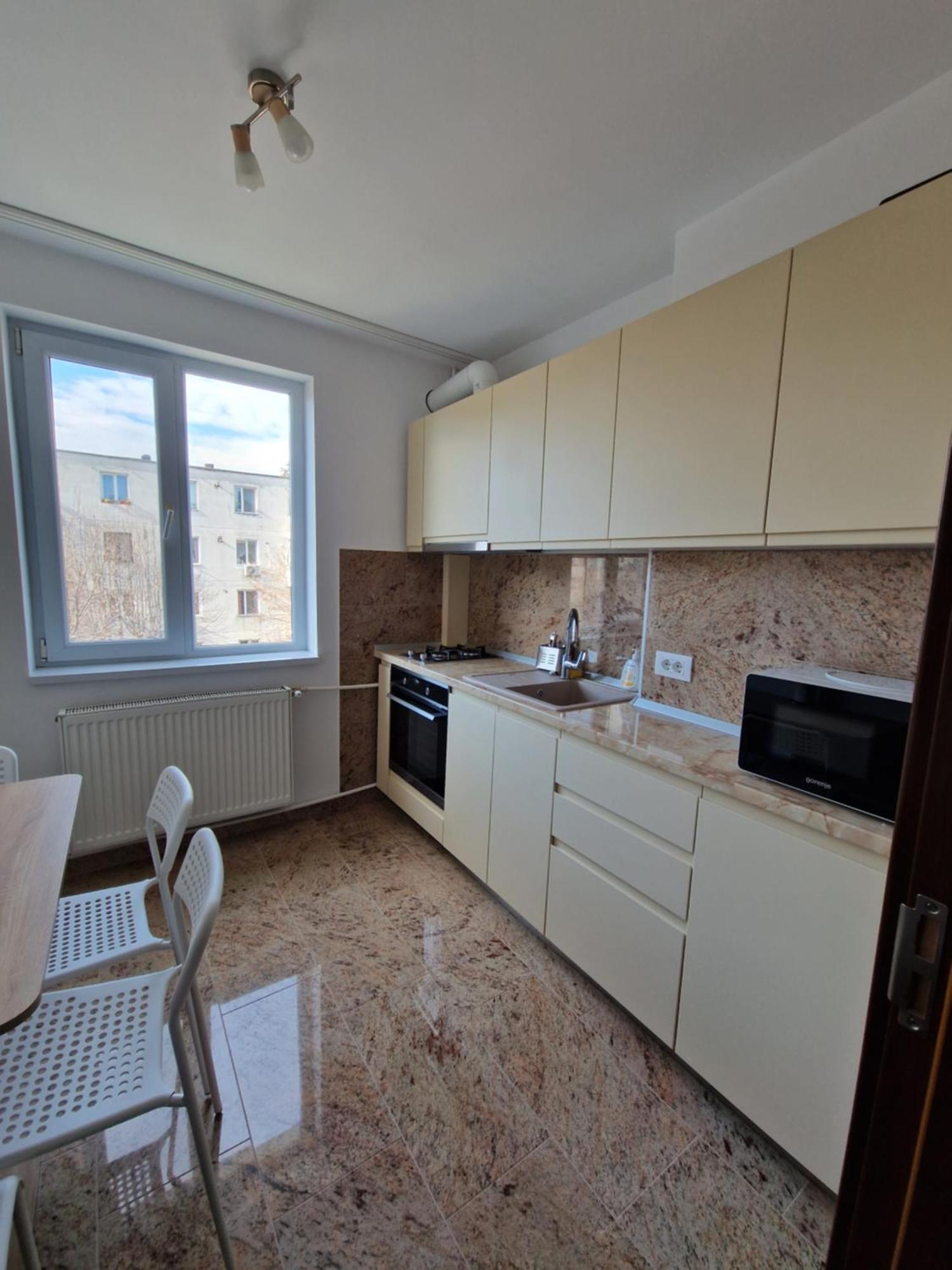 Downtown Apartment Ramnicu Valcea Exterior photo