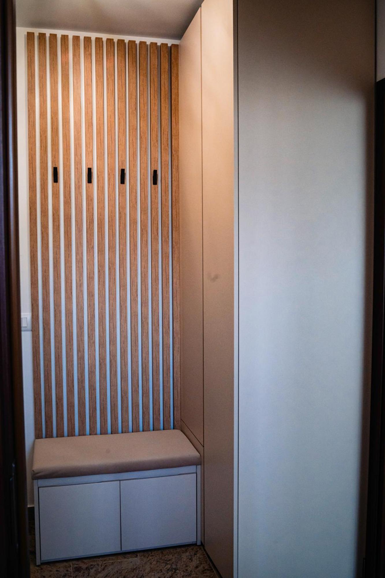 Downtown Apartment Ramnicu Valcea Exterior photo